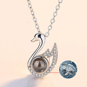 AmorMio Swan Necklace