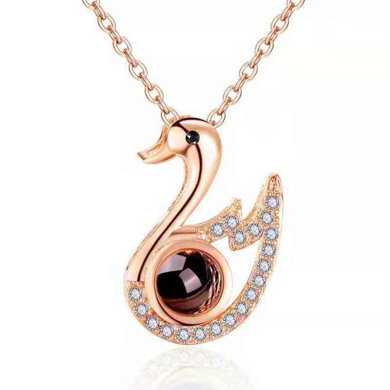 AmorMio Swan Necklace