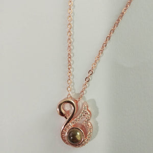 AmorMio Swan Necklace